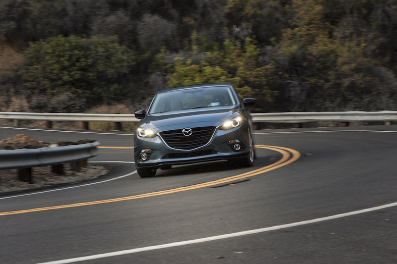 2016_Mazda_3_4