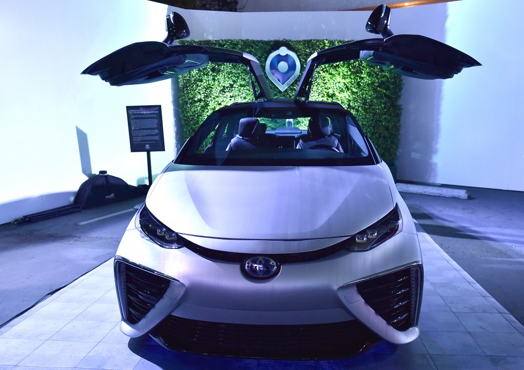 BTTF_Toyota_Mirai_002_78B660ED8E9808793B37CEE613CE26F82ADA6D10