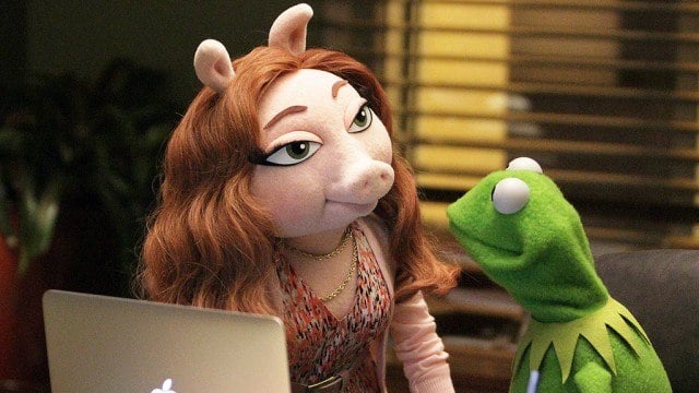 Denise and Kermit in 'The Muppets'