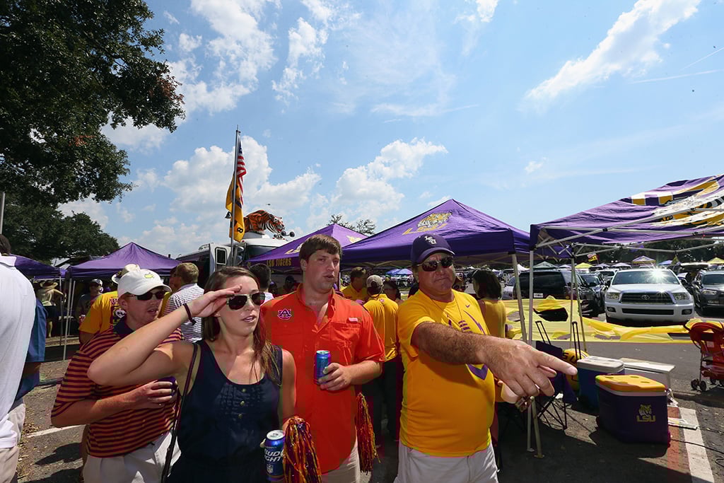 LSu fans, tailgate