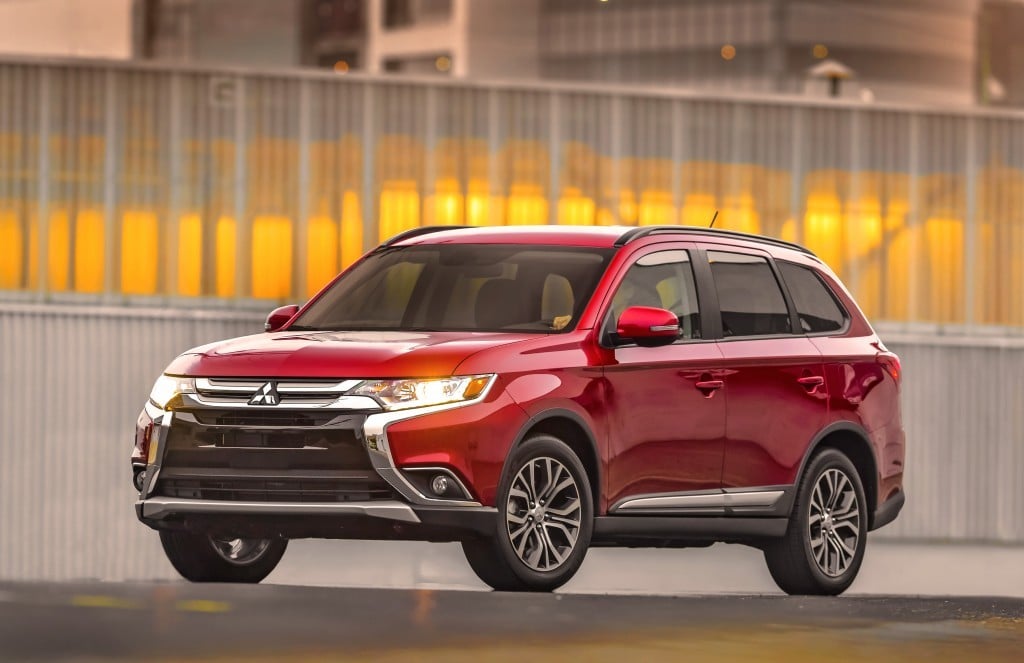 Mitsu2016Outlander_SF_01