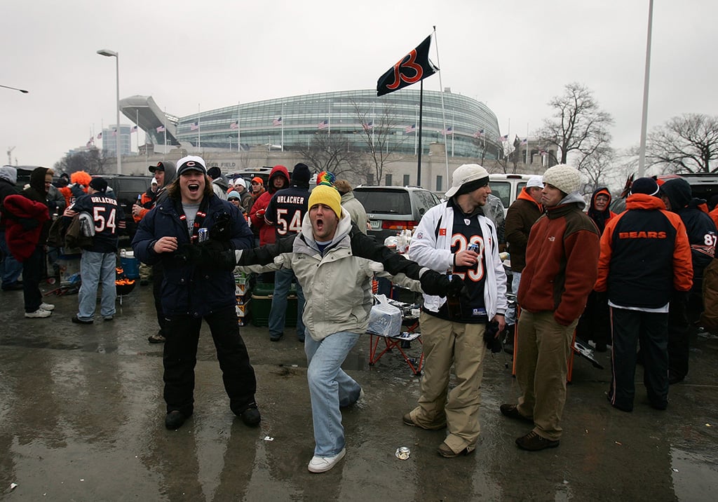 Chicago Bears fans, tailgate
