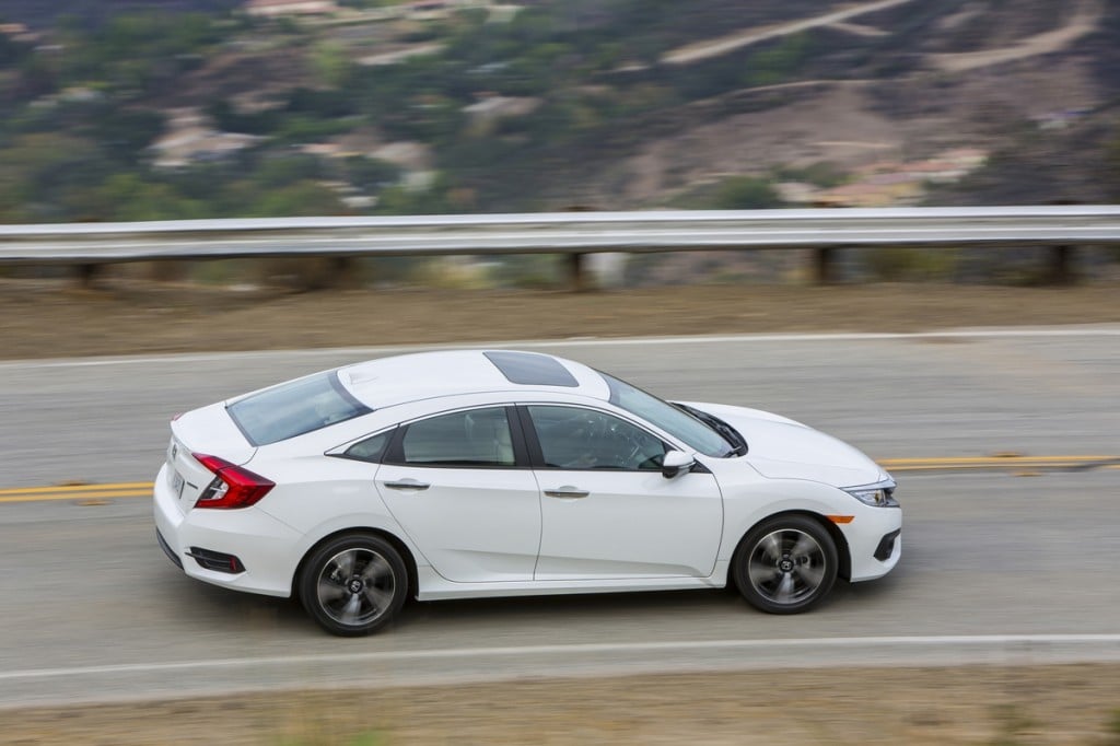 16_Civic_Sedan_140