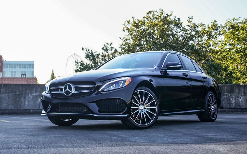 2015-C-CLASS-SEDAN-GALLERY-036-GOE-D