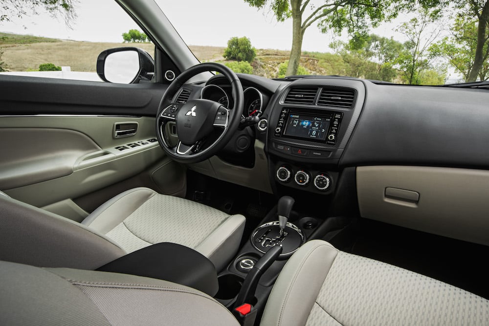 2016 Outlander Sport SE interior