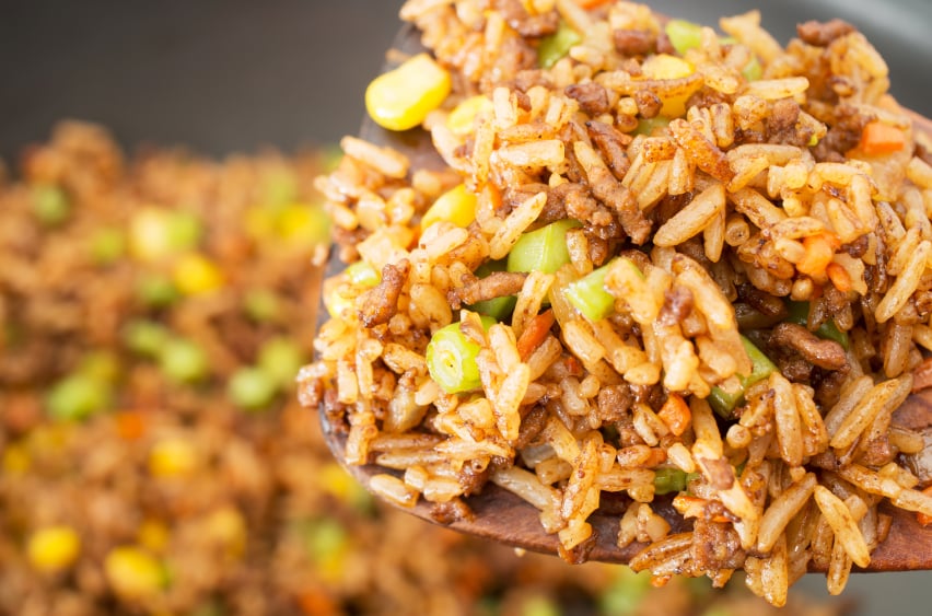 scoop of fried rice, vegetarian 