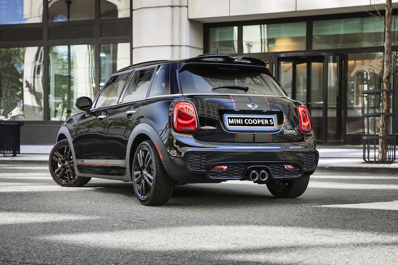 MINICarbon_Rear3Q