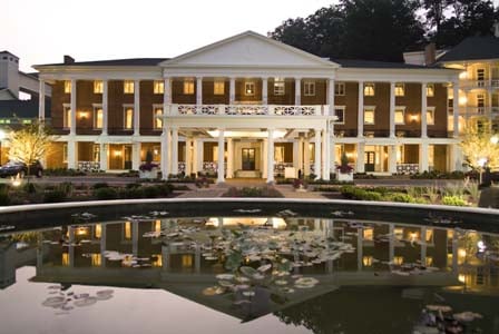 Omni-Bedford-Springs-Resort_Omni-Bedford-Springs-Resort-Night-Exterior_Courtesy-of-Omni-Bedford-Springs-Resort.jpg