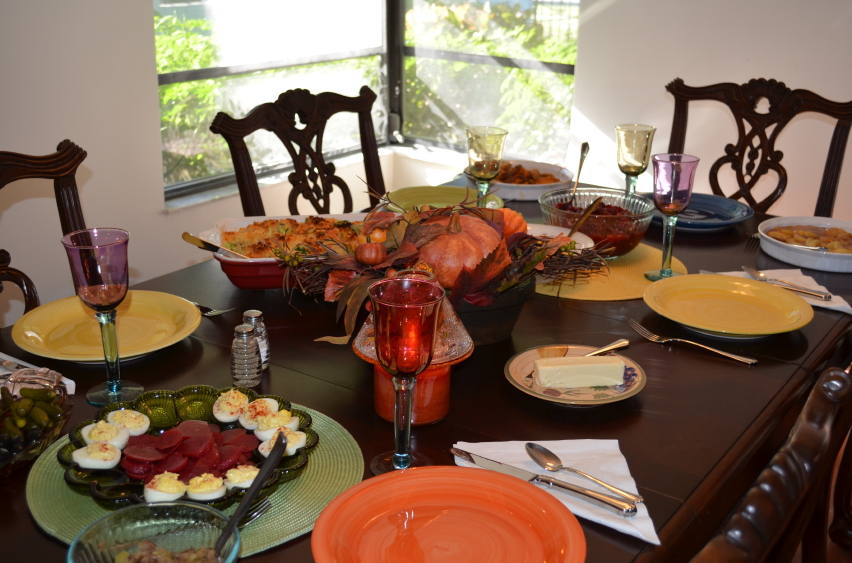 Thanksgiving table
