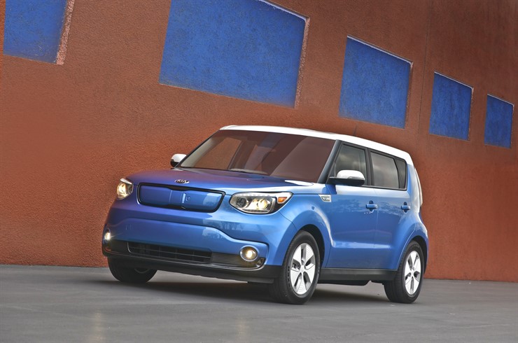 View of 2016 Soul EV in Caribbean Blue