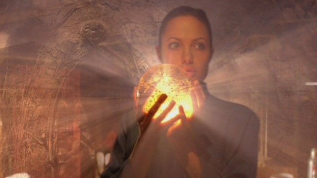 Angelina-Jolie-in-Lara-Croft-Tomb-Raider-The-Cradle-of-Life-640x359.jpg