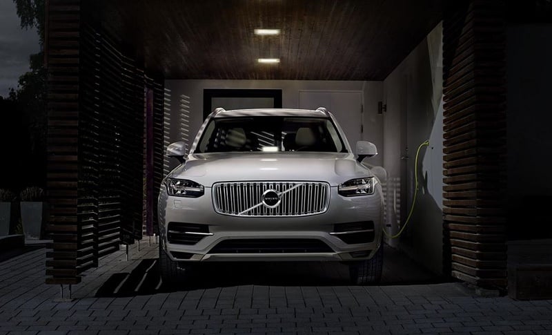 Volvo-XC90-T8Hybrid-Feature_Carousel-1956x1100-image-v1