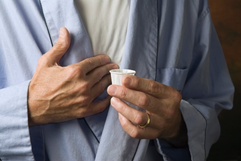 man with heartburn