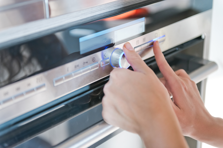 setting the oven temperature before cooking