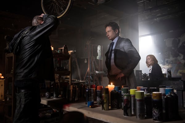 Tim Armstrong, David Duchovny and Gillian Anderson in 'The X-Files' episode "Home Again"