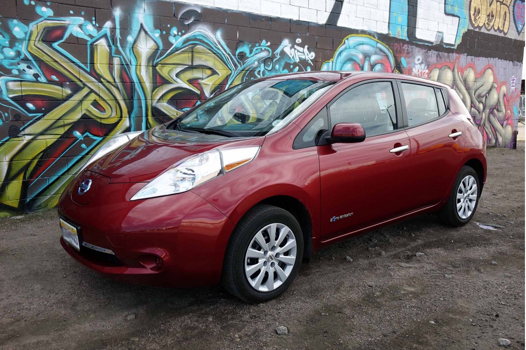 2015-nissan-leaf-s_100548743_l