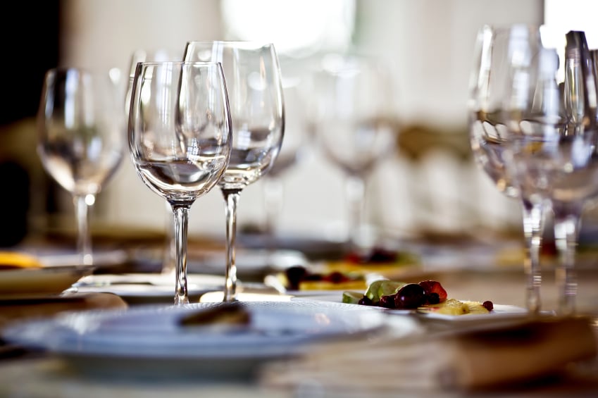 wine glasses in a restaurant