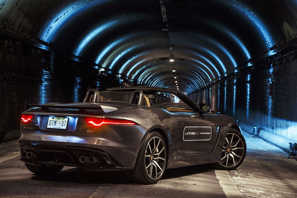 Jaguar F-Type SVR