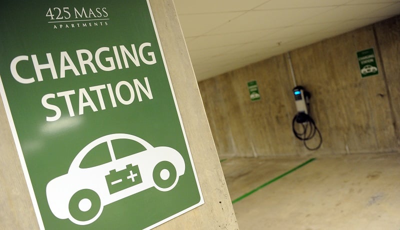 Car Charging Group Inc. opened it's the first residential electric car charging station at the 435 Mass Apartments on January 12, 2011 in the NW section of Washington, DC. The station can charge two cars at a time; one with a 220 volt line and one with a standard 110 volt household line. AFP PHOTO / Tim Sloan (Photo credit should read TIM SLOAN/AFP/Getty Images)