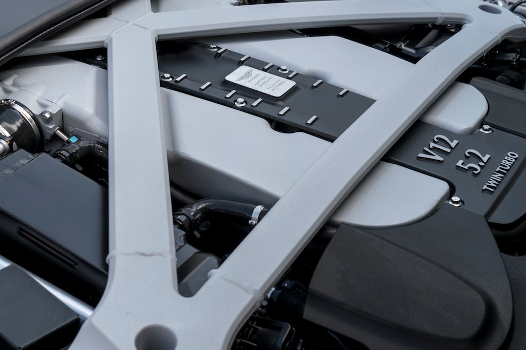 aston-martin-db11_embargo-010316-1400cet_39