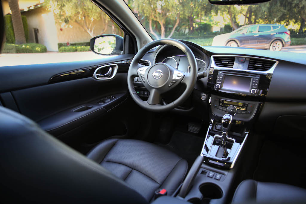 2016 Nissan Sentra interior