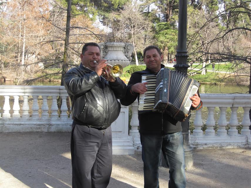 street performers with musical instruments