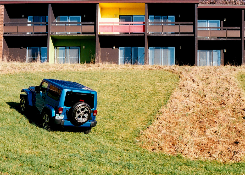 Review: Escaping the Urban Jungle in a Jeep Wrangler Sahara Car Rocks Back And Forth When Parked