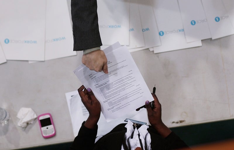 many showing someone his resume