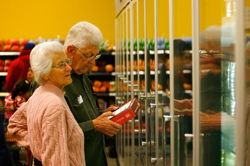 A food recall leaves shoppers wary at a grocery store