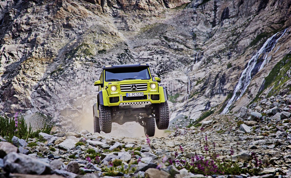 Mercedes-Benz G550