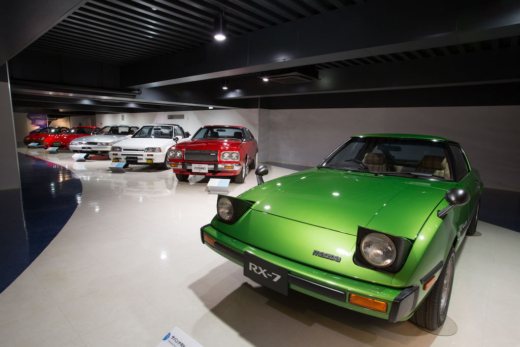 Mazda RX-7, pop-up headlights
