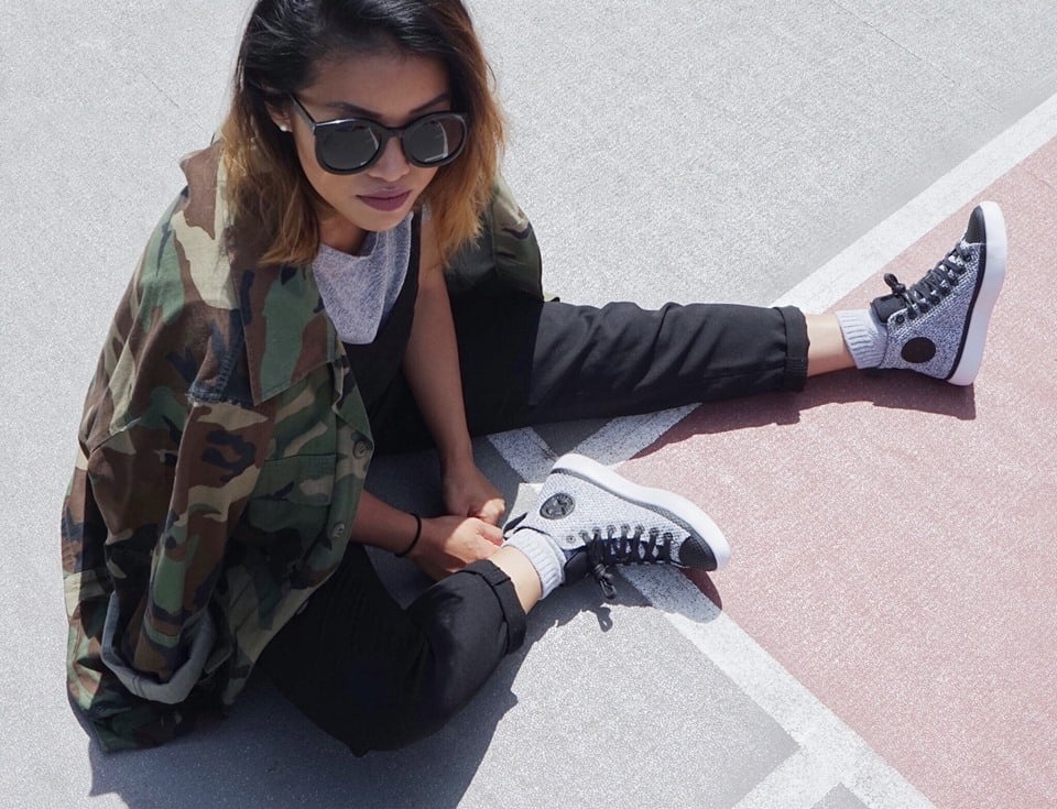 woman in sneakers, street style, women's fashion