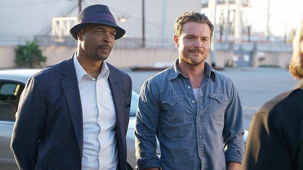 Clayne Crawford and Damon Wayans in Lethal Weapon