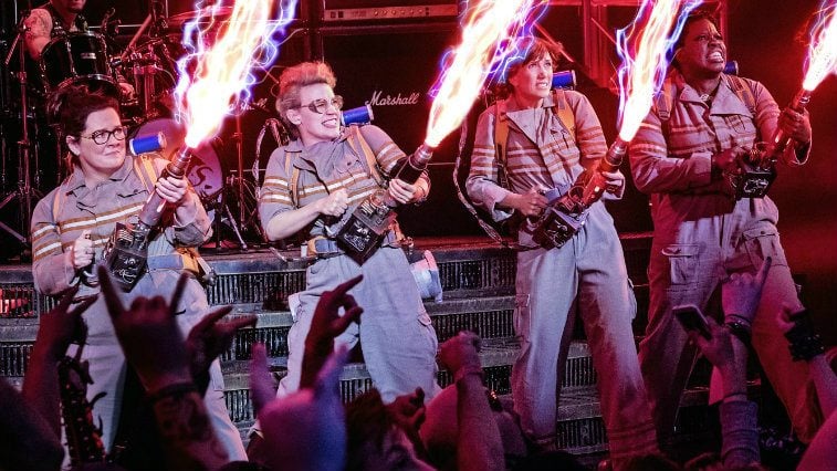 Cast of Ghostbusters shooting their guns