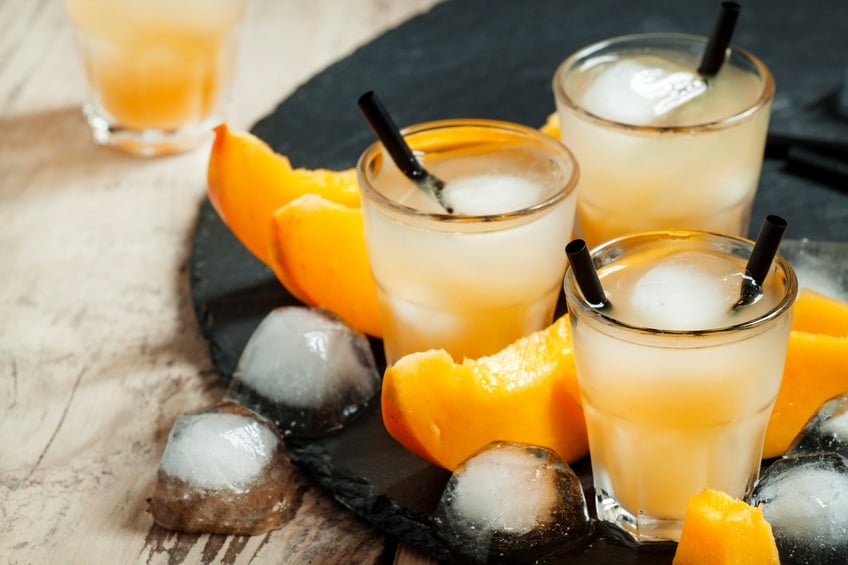 Mango cocktail with ice