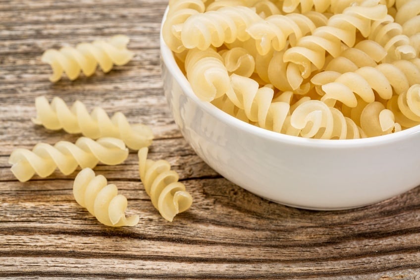 bowl of fusilli pasta for pasta salad 