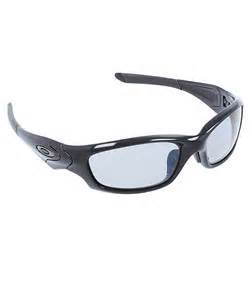 wraparound sunglasses, oakleys