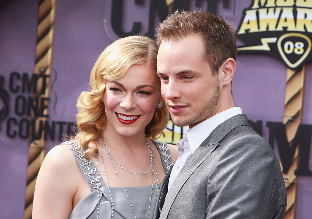 Singer LeAnn Rimes (L) and husband Dean Sheremet Singer LeAnn Rimes (L) and husband Dean Sheremet