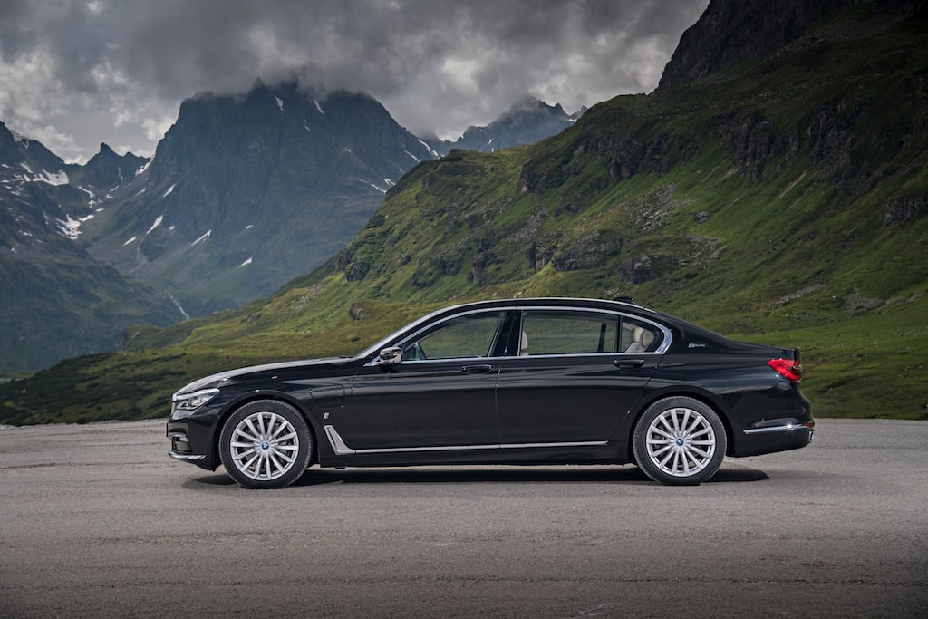 P90226931_highRes_bmw-740le-xdrive-ipe
