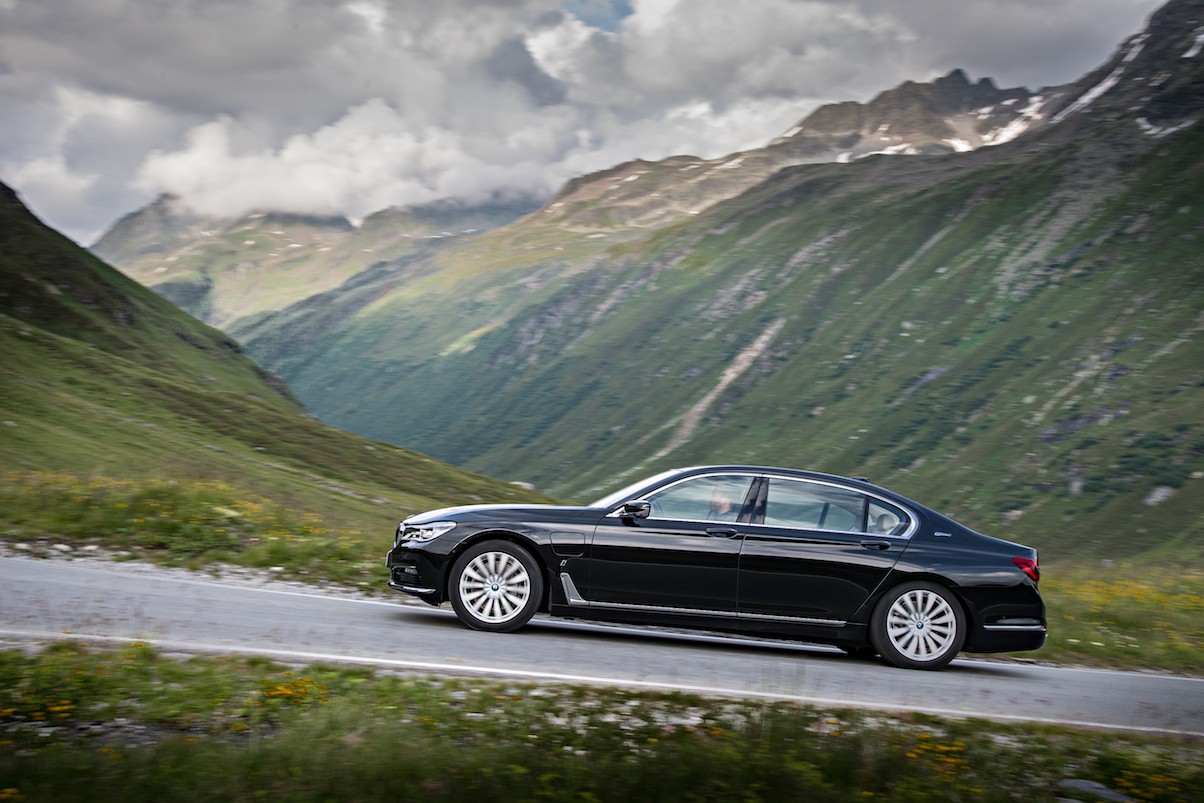P90226949_highRes_bmw-740le-xdrive-ipe