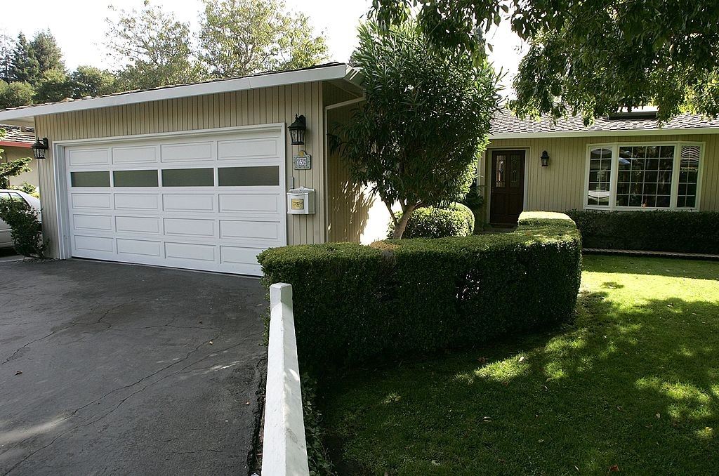 house with garage