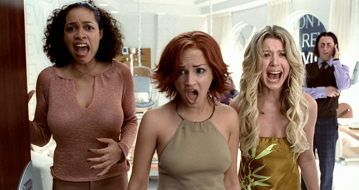 Rosario Dawson, Rachael Leigh Cook, and Tara Reid screaming in Josie and the Pussycats