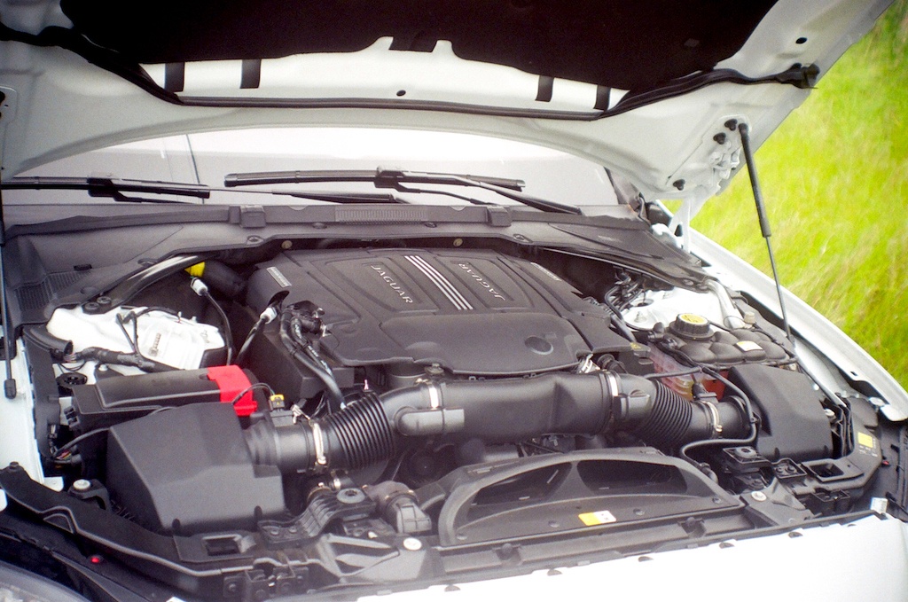 2016 Jaguar XF-S|| James Derek Sapienza/Autos Cheat Sheet