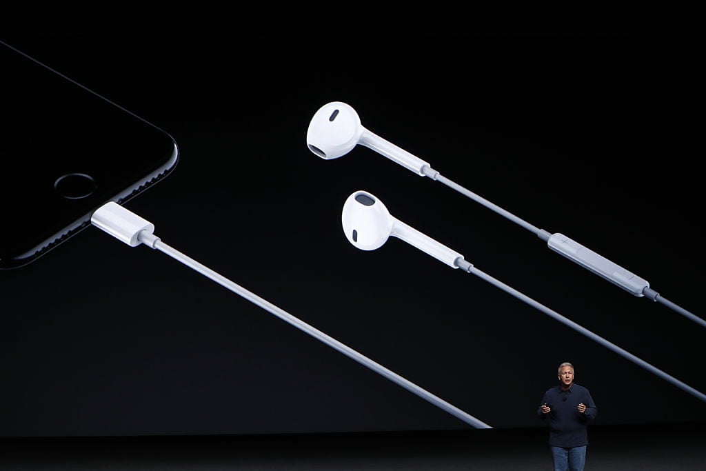Phil Schiller introduces Lightning headphones for the new iPhone 7
