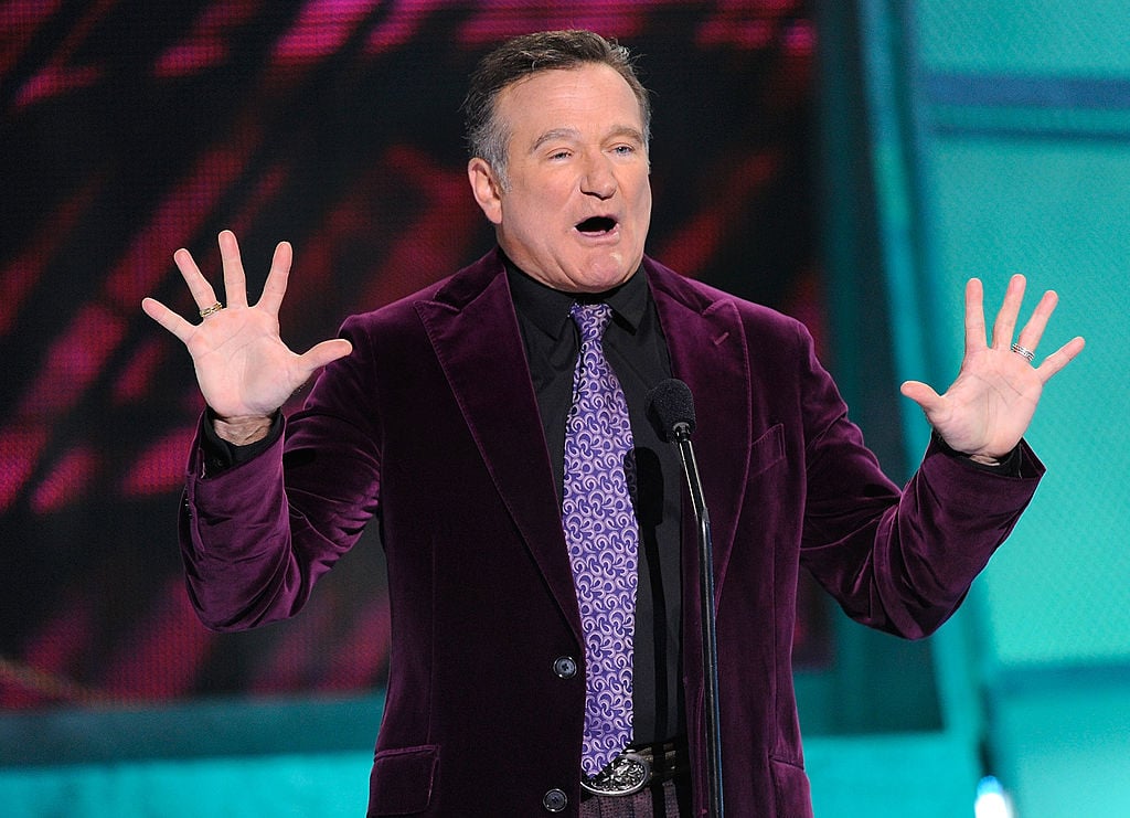 Robin Williams at the 35th Annual People's Choice Awards talking on stage