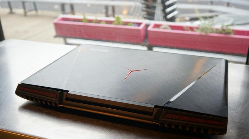 Ideapad Y900 view of the top