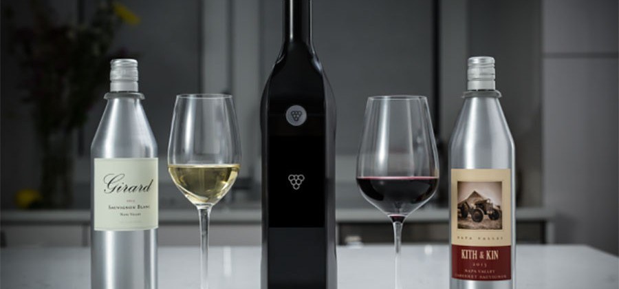 Kuvée wine dispenser with wine glasses