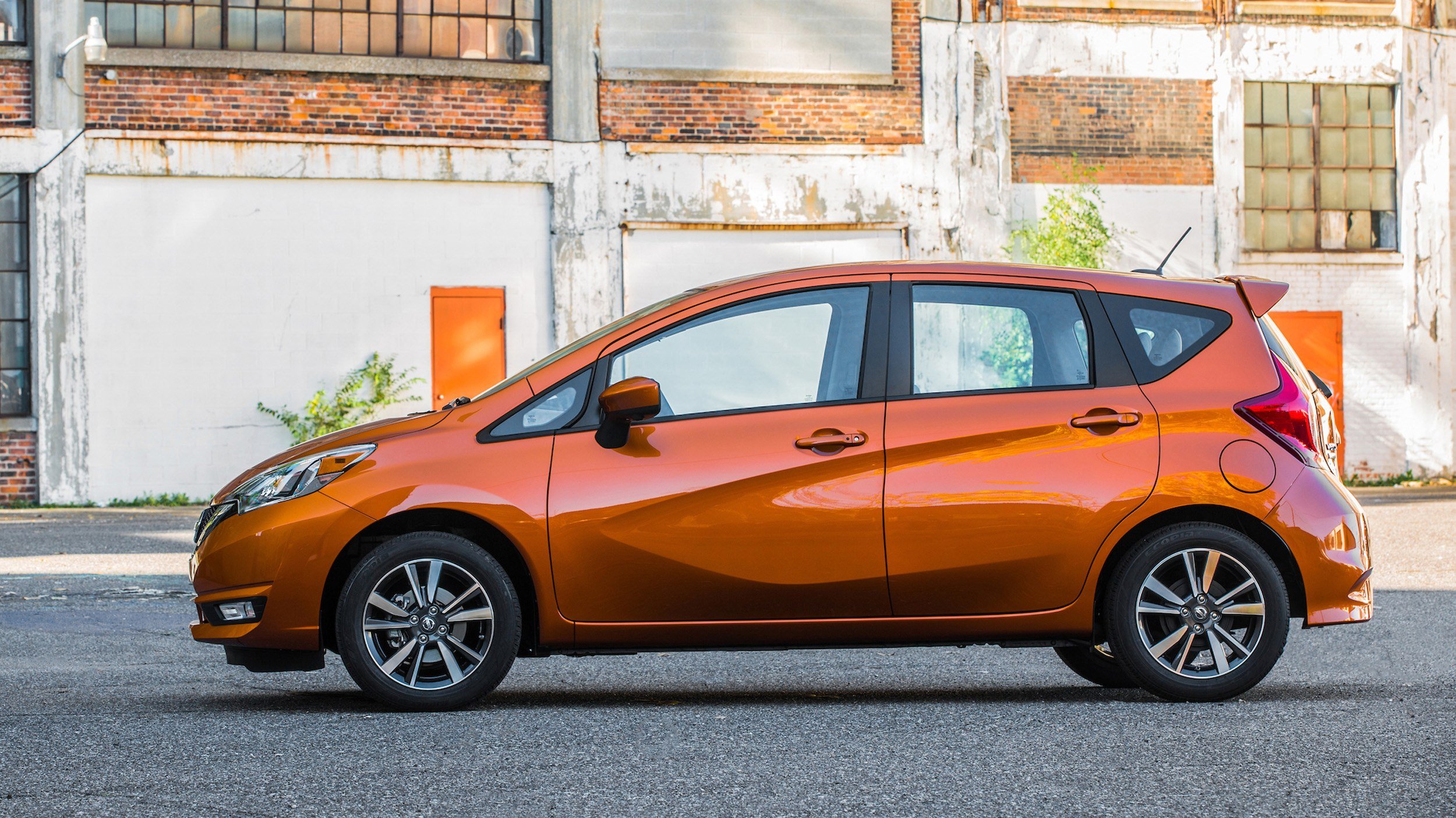 2017-nissan-versa-note-2-1