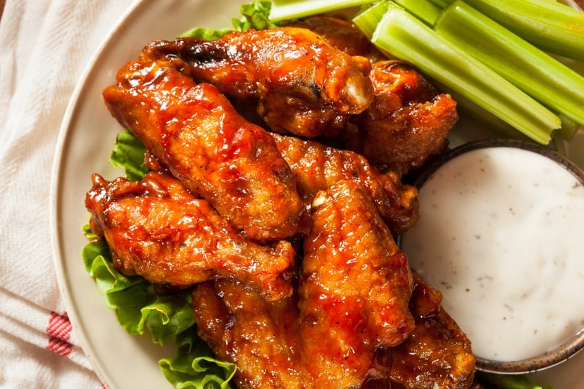 Chicken Wings with celery and dipping sauce 