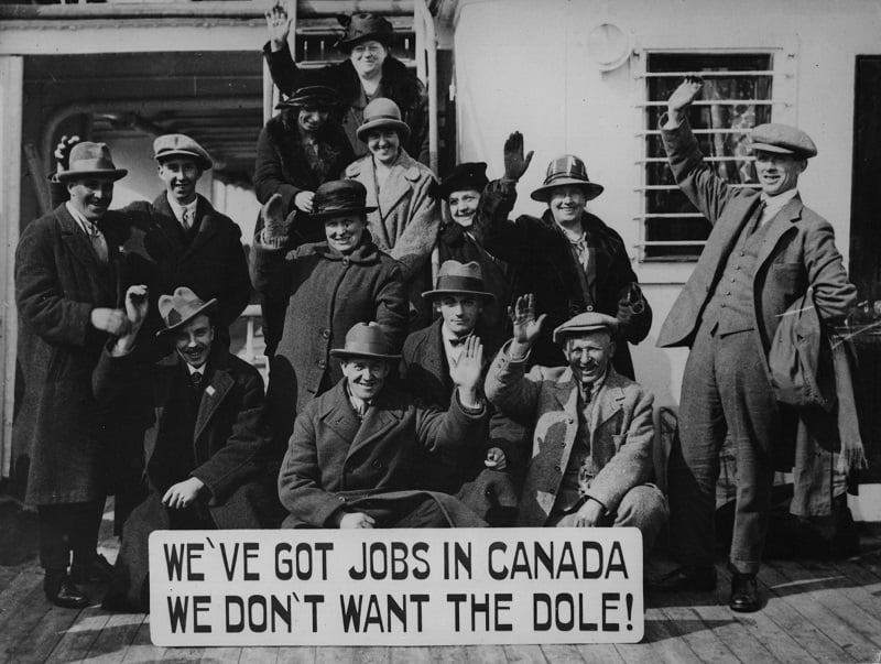 A group of immigrants make the move to Canada in the 1920s